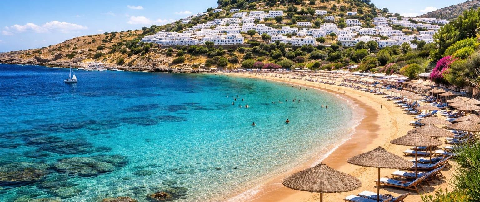 plage-rhodes-eaux-turquoise-maisons-blanches