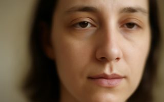 Oeil Gauche qui Tremble : Pourquoi et que Faire ?